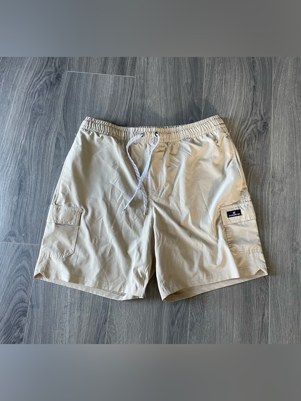 Quiksilver Cargo Shorts Board shorts bathing suit swim trunks cream men’s size L